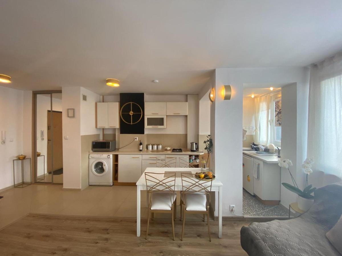 Vicky - New Apartment Centrum Srodmiescie 바르샤바 외부 사진